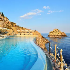 Una Capotaormina Hotel